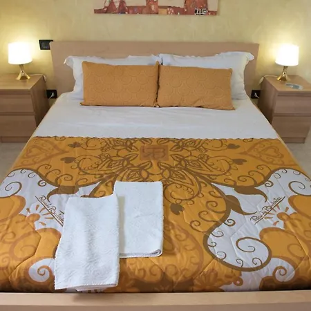 Couette-café Via Del Mare 4*