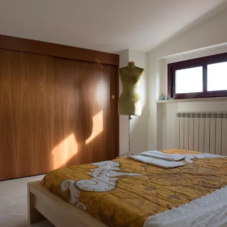 Couette-café Via Del Mare 4*