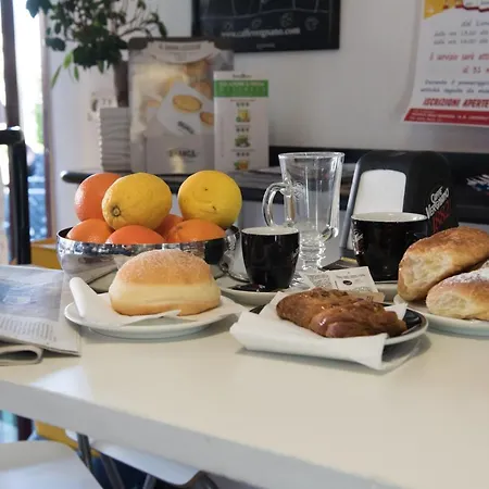 Via Del Mare Bed & Breakfast 4*