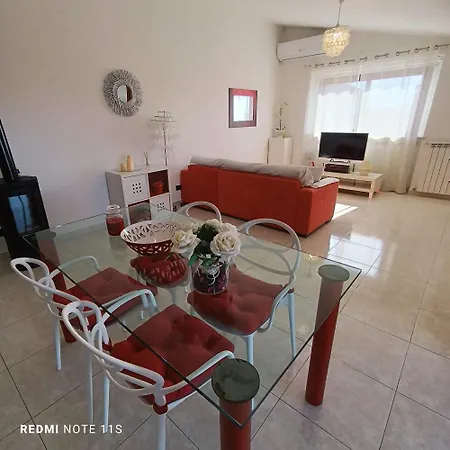 Couette-café Via Del Mare 4*