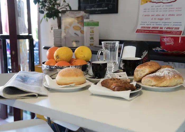 Via Del Mare Bed & Breakfast 4*