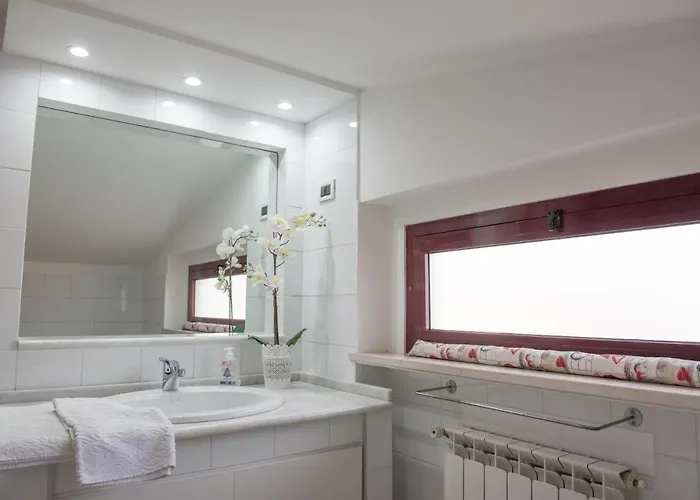 Via Del Mare Bed & Breakfast 4*